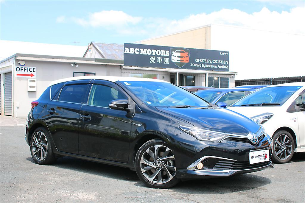 2017 Toyota Auris Hybrid BRICK LANE 2tone