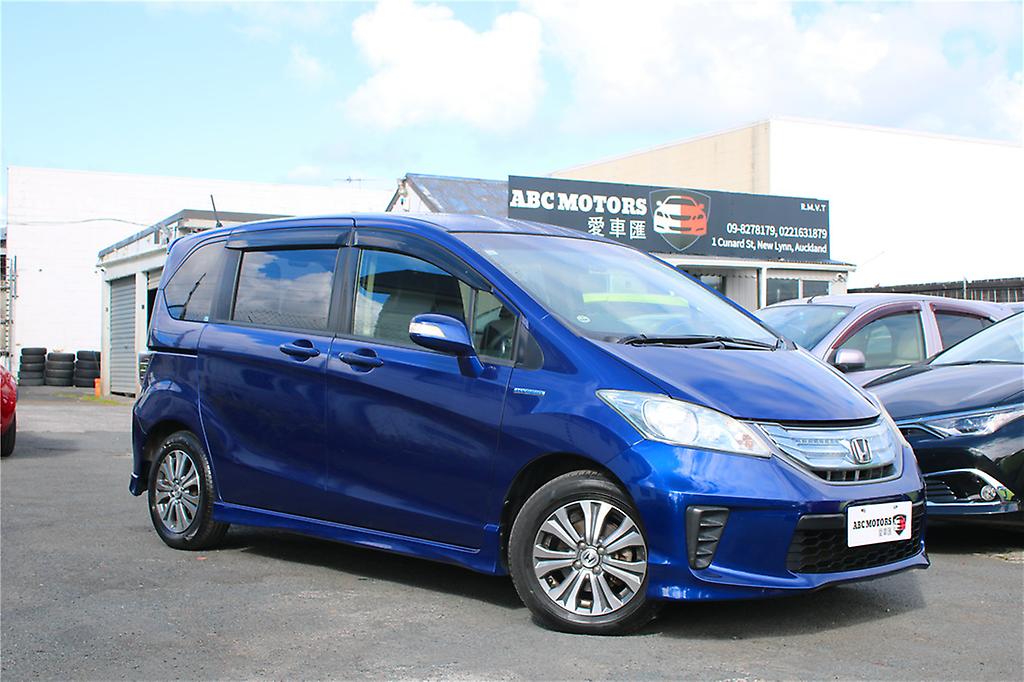 2013 Honda Freed HYBRID 7 seaters alloy wheels