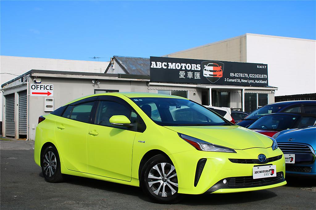 2019 Toyota Prius A touring smart facelift