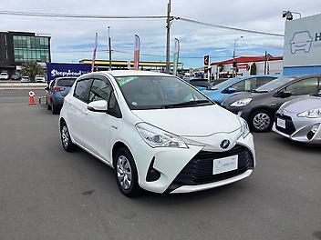 2017 Toyota VITZ Hybrid