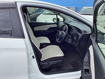 2017 Toyota VITZ Hybrid