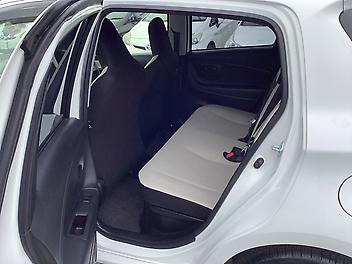 2017 Toyota VITZ Hybrid