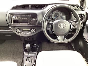 2017 Toyota VITZ Hybrid