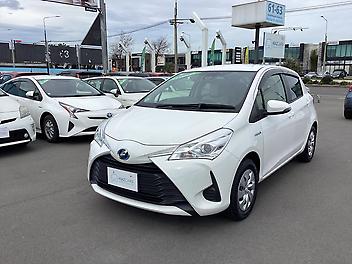 2017 Toyota VITZ Hybrid