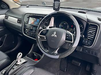 2014 Mitsubishi Outlander 4X4 PHEV **Heated Seats*Cruise*Tow Bar**