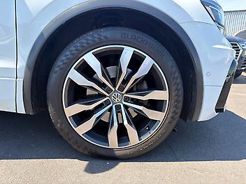 2017 Volkswagen Tiguan R-Line .. Fully loaded 