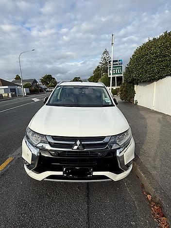 2017 Mitsubishi Outlander XLS 2.0PHEV/4WD/1AT