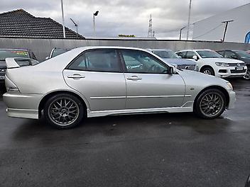 2000 Toyota Altezza