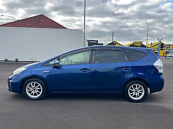 2012 Toyota Prius S Alpha Hybrid **Low kms**