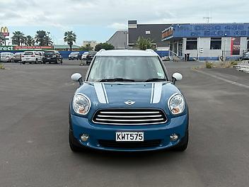 2012 Mini Cooper 4 Door Hatch.. Great looking car 