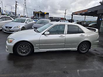 2000 Toyota Altezza