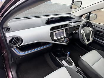 2014 Toyota Aqua Push Start, Heated Seats, Low kms