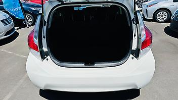 2015 Toyota Aqua HYBRID/PUSH START