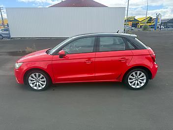 2013 Audi A1 Two-Tone / 1400cc TFSI SportBack