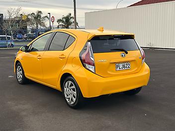 2015 Toyota Aqua S Hybrid **Push Start*Bluetooth*Rev Camera**