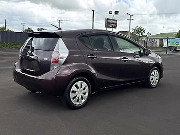 2014 Toyota Aqua Push Start, Heated Seats, Low kms
