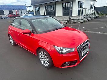 2013 Audi A1 Two-Tone / 1400cc TFSI SportBack