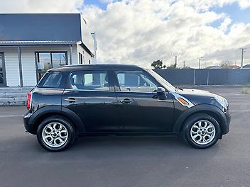 2012 Mini Cooper Crossover 