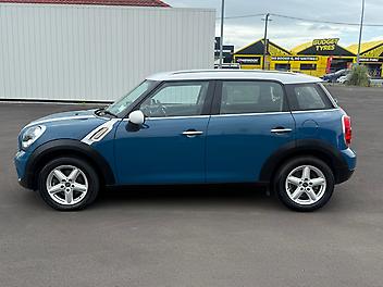 2012 Mini Cooper 4 Door Hatch.. Great looking car 