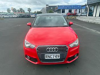 2013 Audi A1 Two-Tone / 1400cc TFSI SportBack