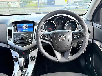 2015 Holden Cruze Equipe 1.8AT with Low kms!!