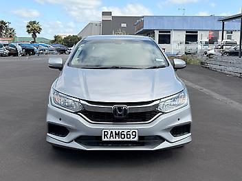 2018 Honda Grace Hybrid with Honda Sensing Suite, 1NZ Owner