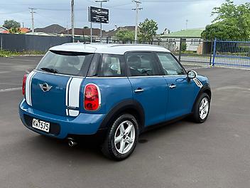 2012 Mini Cooper 4 Door Hatch.. Great looking car 
