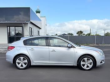 2015 Holden Cruze Equipe 1.8AT with Low kms!!