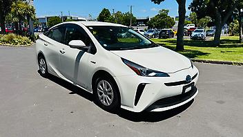 2019 Toyota Prius HYBRID