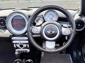 2009 Mini Cooper S Convertible "Technology Package" Low kms