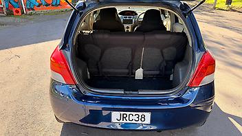2008 Toyota Vitz F