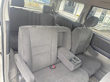 2006 Toyota Alphard 8 Seater family van  
