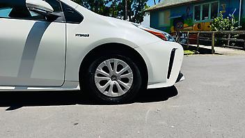 2019 Toyota Prius HYBRID