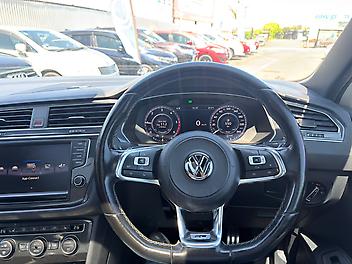 2017 Volkswagen Tiguan R-Line .. Fully loaded 