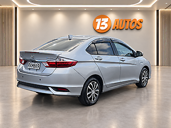 2018 Honda Grace Hybrid with Honda Sensing Suite, 1NZ Owner