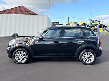 2012 Mini Cooper Crossover 
