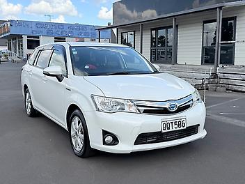 2014 Toyota Corolla Fielder Hybrid *Push Start*Heated Seats*Low kms*