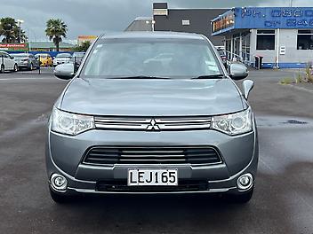 2014 Mitsubishi Outlander 4X4 PHEV **Heated Seats*Cruise*Tow Bar**