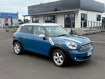 2012 Mini Cooper 4 Door Hatch.. Great looking car 