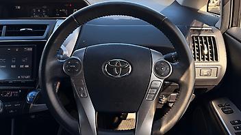 2017 Toyota Prius ALPHA