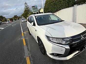 2017 Mitsubishi Outlander XLS 2.0PHEV/4WD/1AT
