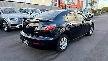 2009 Mazda Axela NZ STEREO