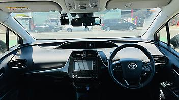 2019 Toyota Prius HYBRID