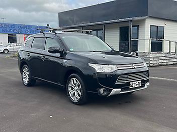 2014 Mitsubishi Outlander PHEV *4WD*Lane Departure*Adaptive Cruise*NZ Radio*