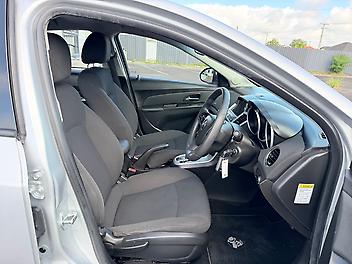 2015 Holden Cruze Equipe 1.8AT with Low kms!!