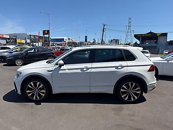 2017 Volkswagen Tiguan R-Line .. Fully loaded 