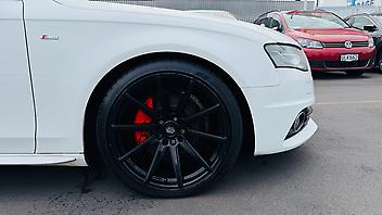 2010 Audi A4 S-Line….Low Km