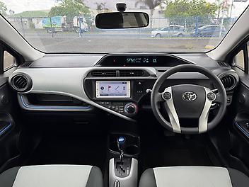 2014 Toyota Aqua Push Start, Heated Seats, Low kms