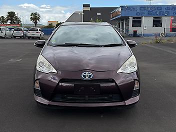 2014 Toyota Aqua Push Start, Heated Seats, Low kms