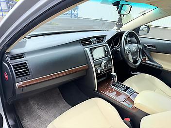 2013 Toyota Mark-x 2.5L V6 Facelift with Push Start, BT, Rev Camera
